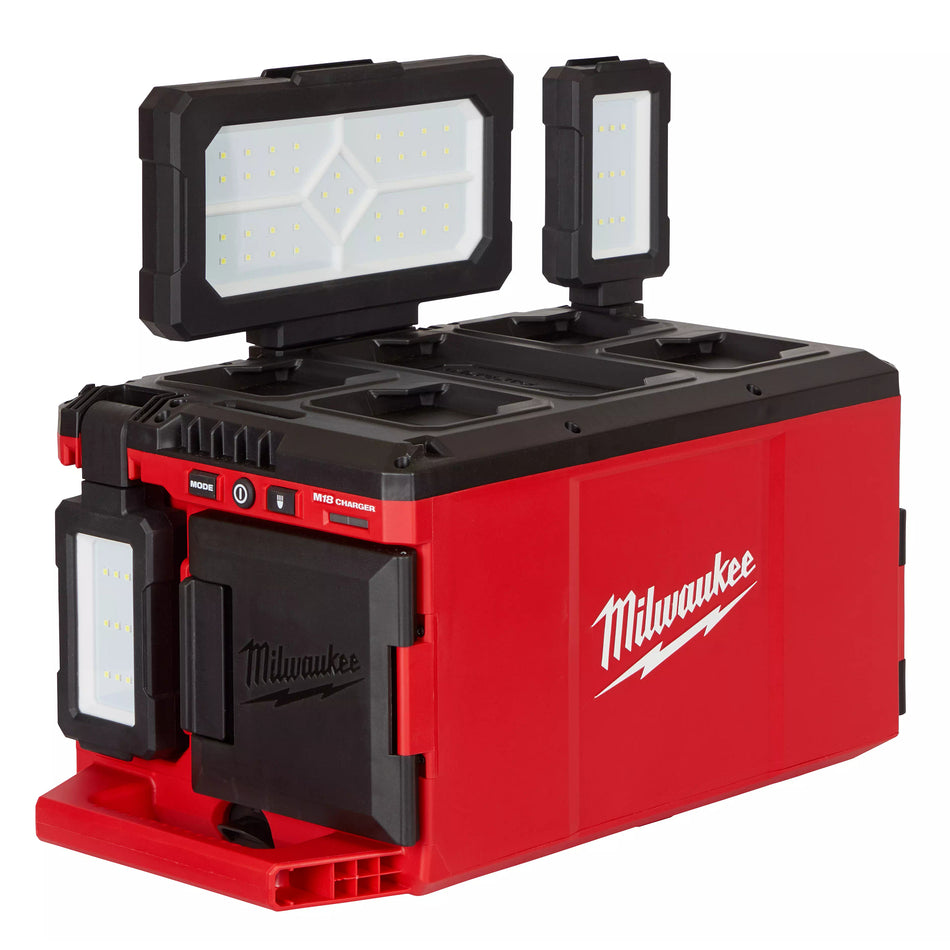 M18 18 Volt Lithium-Ion Cordless PACKOUT Light/Charger - Outil seulement