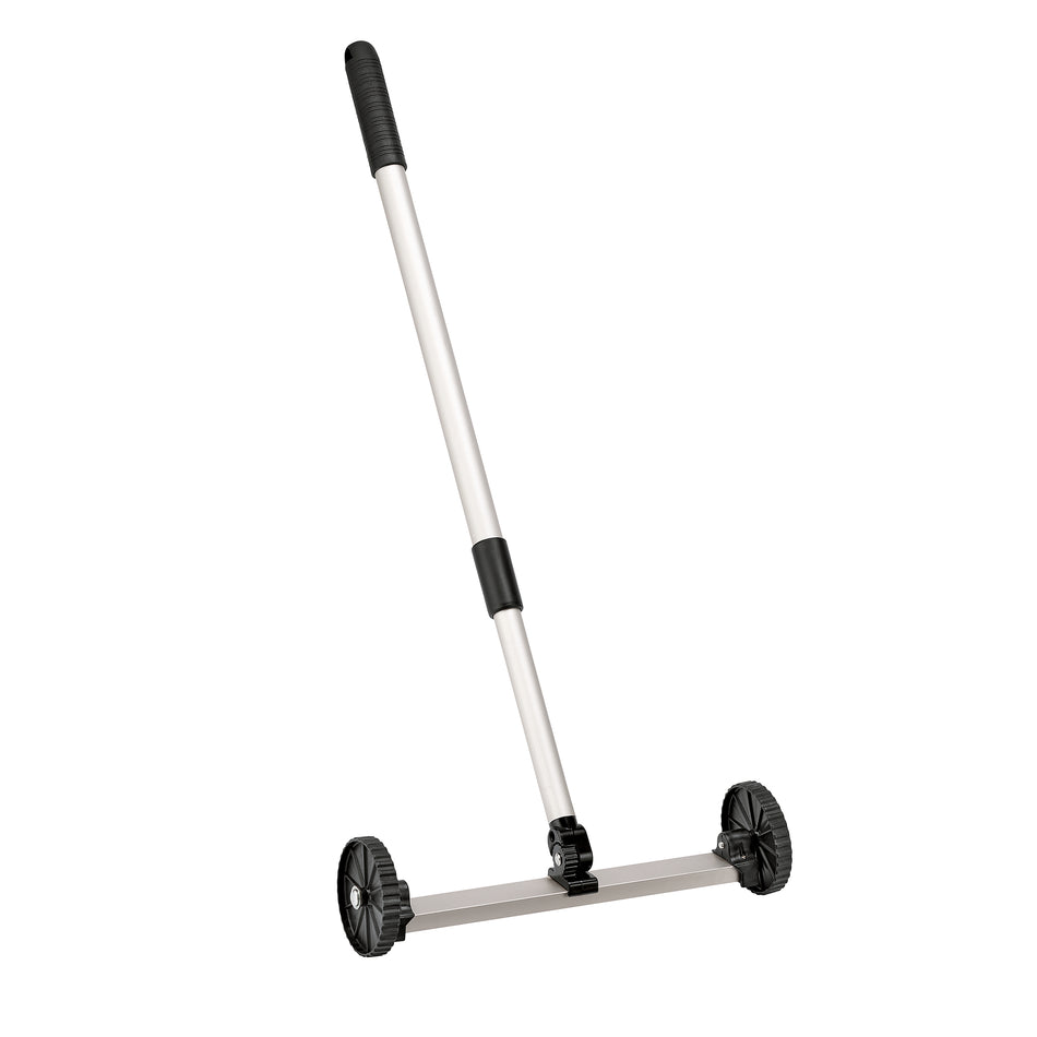 Magnetic cleaning broom